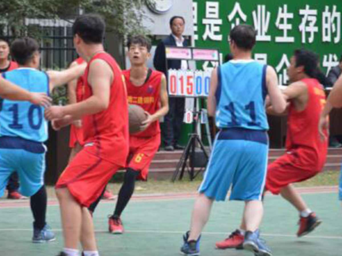 参加南宁蒋辉昆虫生态研究有限公司“奋进杯”男子篮球赛